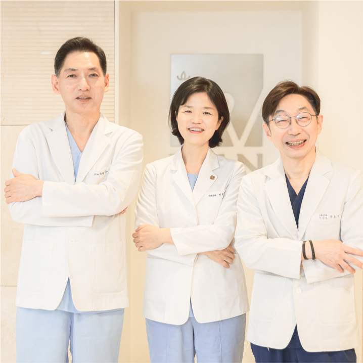 수술 중인 의료진